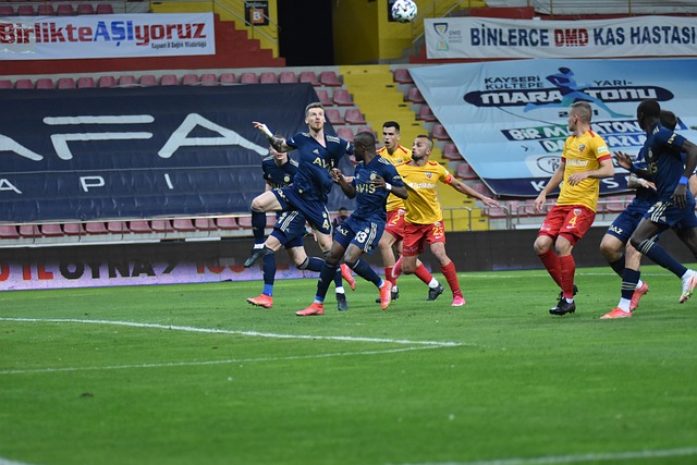 被赠送云达不莱梅印有8号的球衣，克罗斯：这是合同报价吗